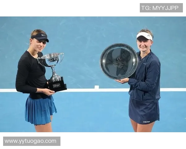 约翰-埃格伯努与队友们共同备战CBA新赛季，冲击冠军！